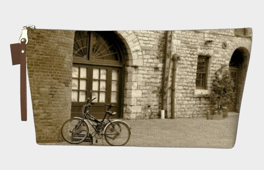 Dreaming of Paris Essential Pouch