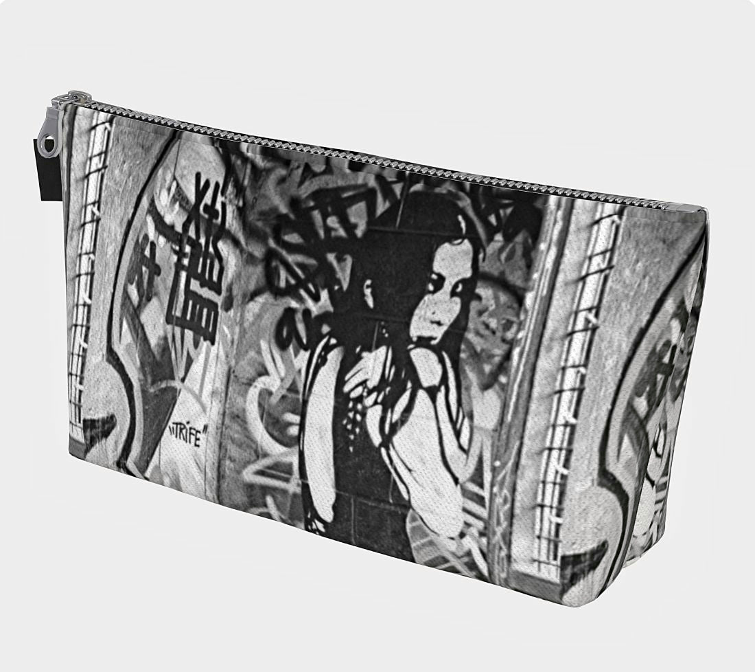 Lioness Essentials Pouch